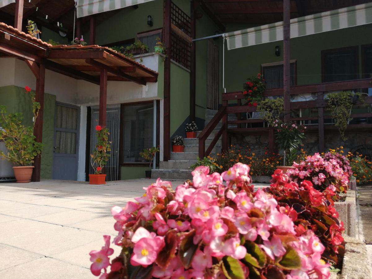 Blue Bay Guest House Трпейца Екстер'єр фото